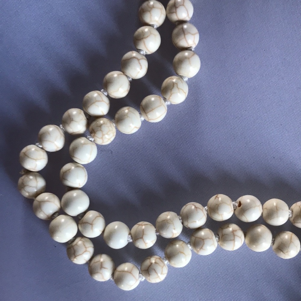 New! Ivory Heart Pendant Beaded Necklace - Picture 5 of 6